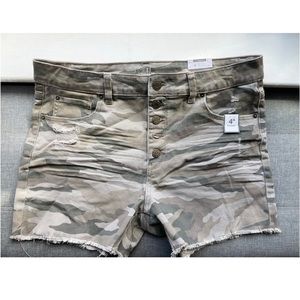 Camo time and tru high rise shorts size 14
